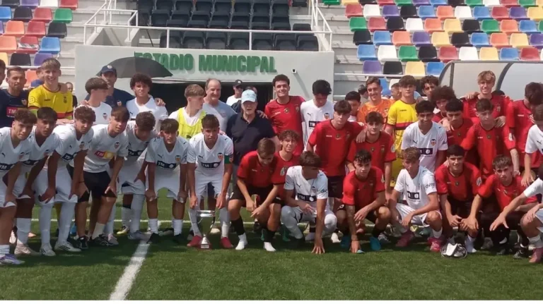 El Valencia se alza con el Trofeo Antonio Alcaraz