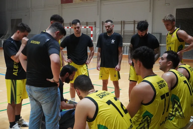 El Torrent impone su poderío, pero el Adesavi no se rinde