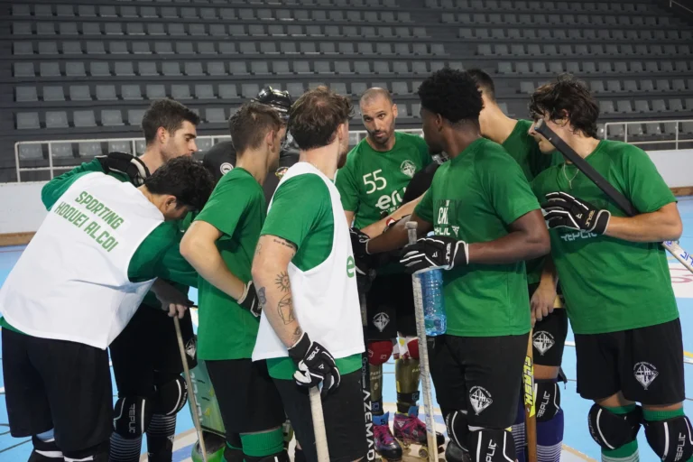 El Sporting Alcoi deja una gran imagen en su debut en OK Liga Plata