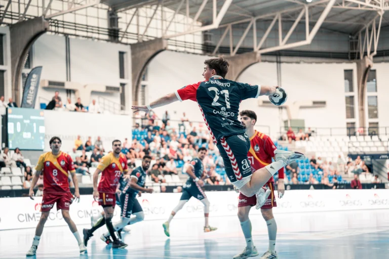 EÓN Alicante roza la victoria ante el Recoletas At Valladolid (25-27)