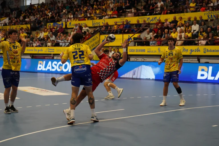 Horneo EÓN Alicante cae luchando en Aranda (30-26)