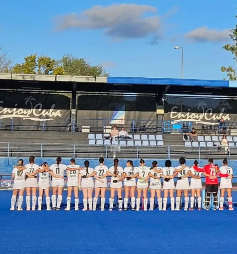 Gran imagen del Atlético San Vicente femenino pese a la derrota en Sant Cugat