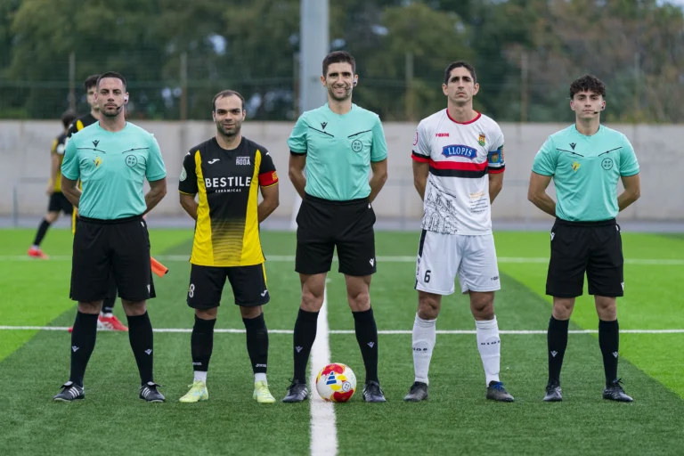 El Jove Español se reencuentra con la victoria frente a La Roda