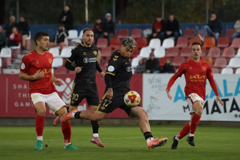 El Alcalá se impone al Intercity en un duelo de alta intensidad y sigue invicto en El Val (2-0)