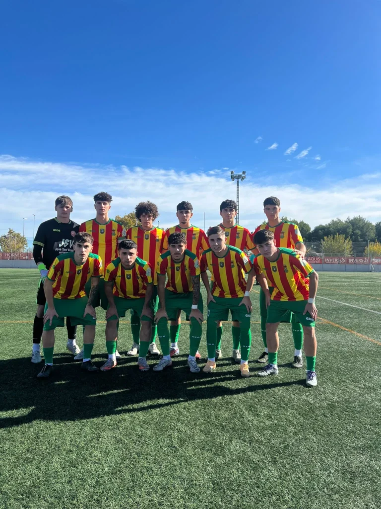 El Jove Español sigue creciendo pese a la derrota ante el Real Murcia