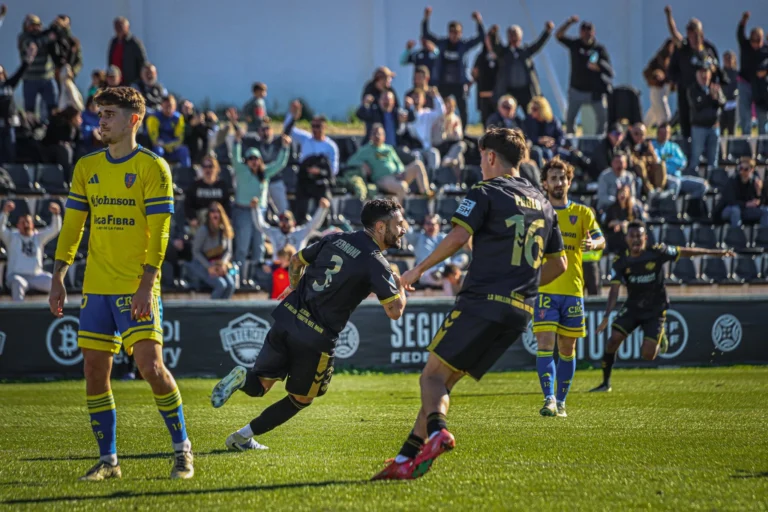 Ferroni desata la locura en el Antonio Solana