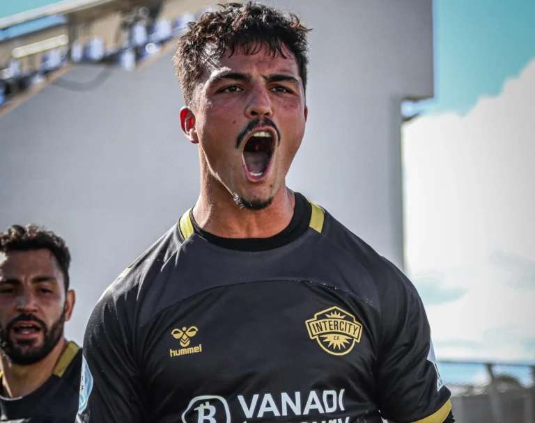 Romagnoli decide en el descuento y acerca al Intercity al playoff