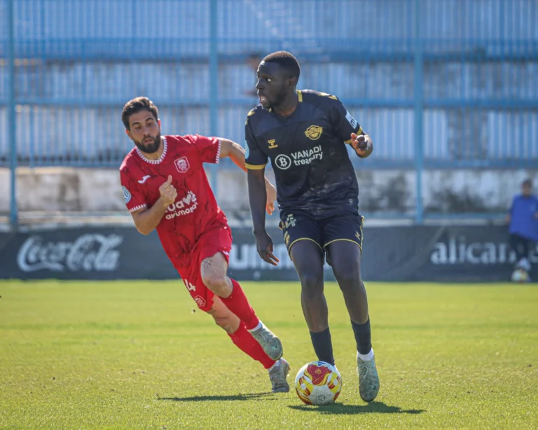 Intercity y Elche Ilicitano, obligados a ganar en el derbi alicantino