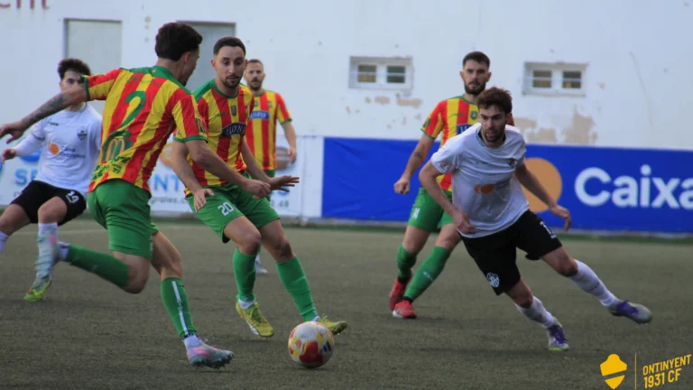 El Jove Español cae por la mínima en El Clariano y sigue sin levantar cabeza