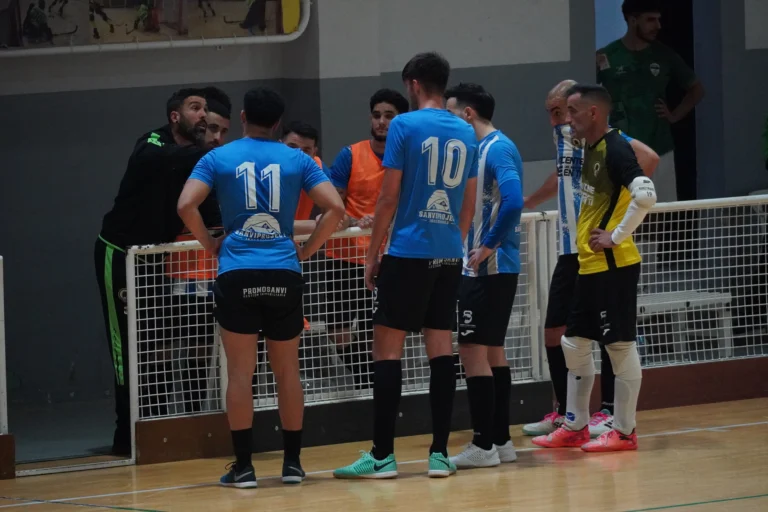 El Hércules San Vicente deja escapar un 3-0 ante el Mutxamel (3-3)