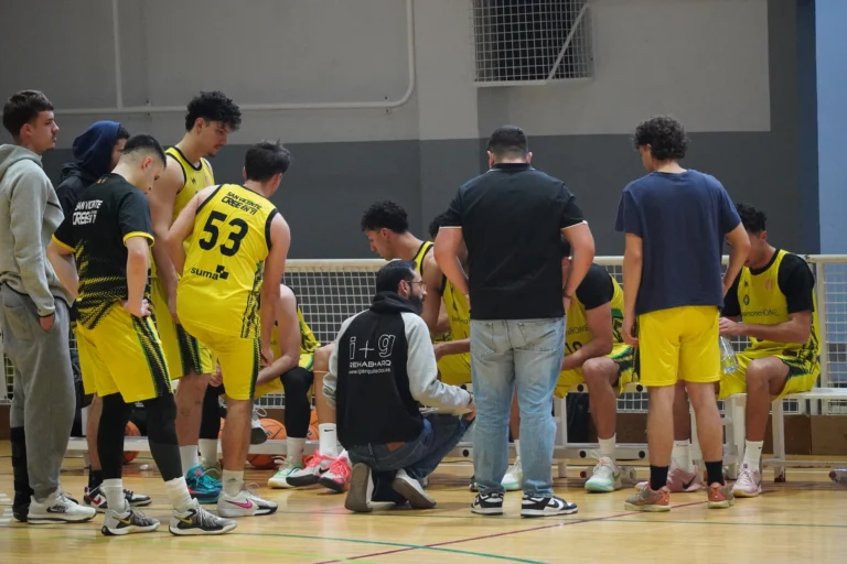 El último cuarto condena al PersonalHome Adesavi ante el CBI Elche (70-82)