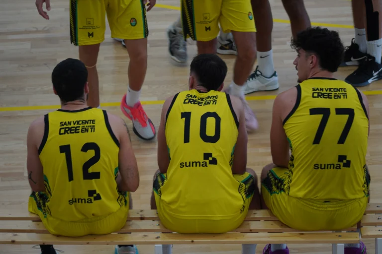 Personalhome Adesavi asalta Alicante con una gran victoria colectiva (80-87)