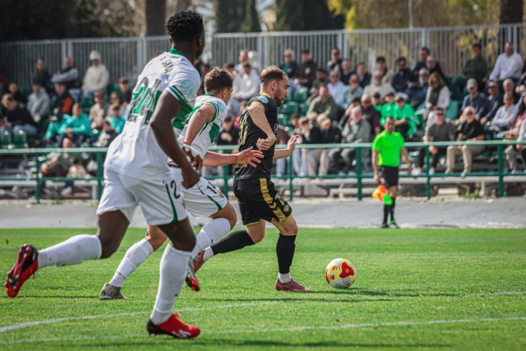 Intercity cae en el derbi ante el Elche Ilicitano (3-2) y se aleja del playoff