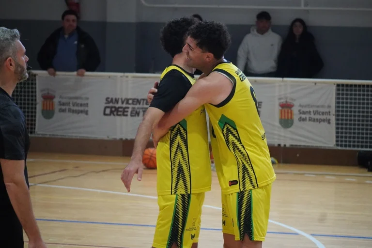 Adesavi busca reaccionar en el derbi ante un Lucentum obligado a ganar