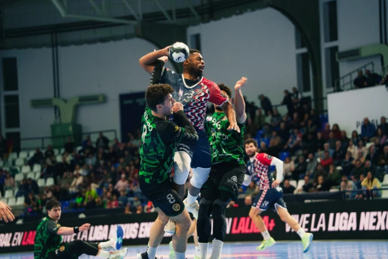 Empate de máxima tensión en el Pitiu Rochel: HORNEO Alicante y REBI Cuenca firman tablas en un final de infarto (28-28)