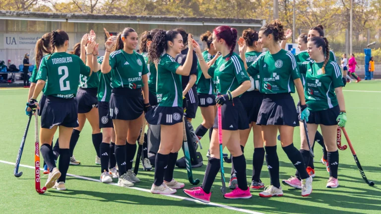 Atlético San Vicente femenino suma un punto clave por la permanencia ante Xaloc (2-2)