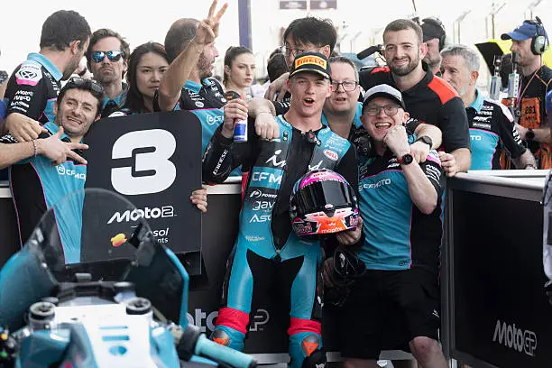 Holgado arranca la temporada con un podio en el GP de Tailandia