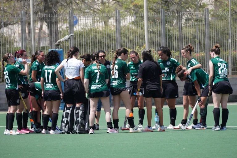 El Atlético San Vicente femenino se queda sin margen tras caer ante el FC Barcelona (2-5)