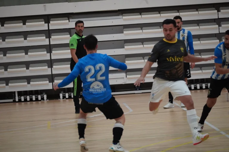 El Hércules San Vicente cae en Novelda (6-2) y encadena su segunda derrota consecutiva