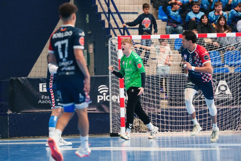 Horneo BM Alicante busca en Cangas una victoria que le acerque a la permanencia