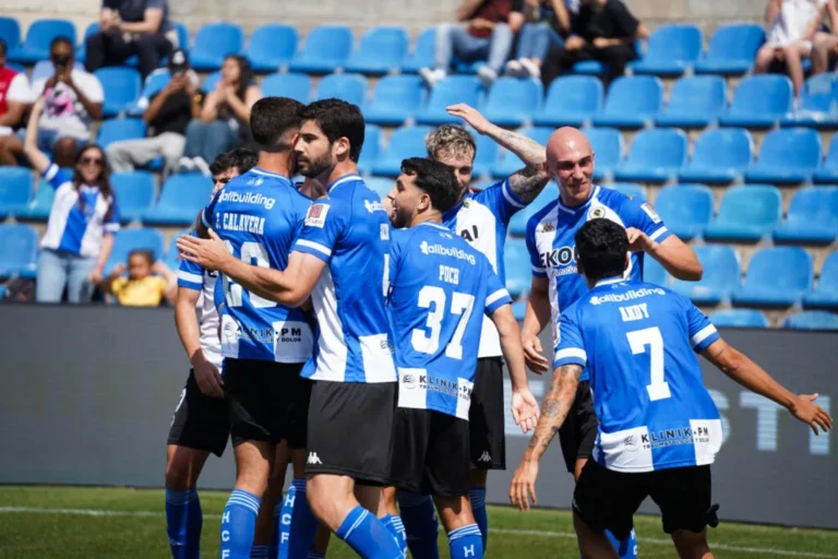 El Hércules gana, respira y se aleja del descenso