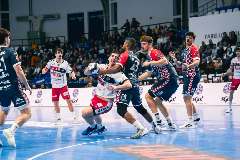 Julen Urruzola deja el Horneo BM Alicante y ficha por el Fertiberia Puerto Sagunto