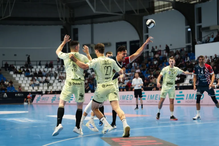 HORNEO BM Alicante choca contra Giovagnola y cede ante Caserío Ciudad Real (28-31)