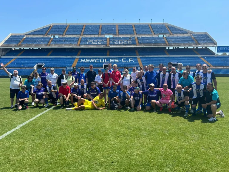 Los Veteranos del Hércules vencen al Cartagena en una jornada solidaria a favor de FESBAL