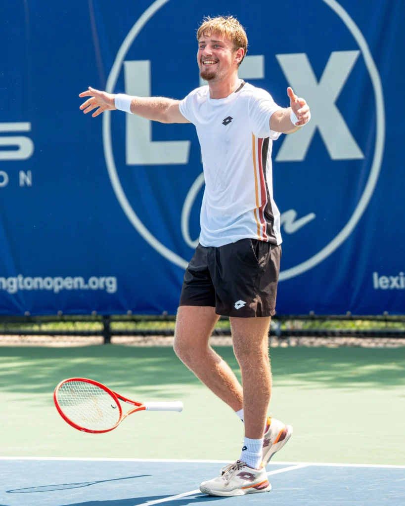 "Edas Butvilas celebra su título en el Challenger de Lexington 2026"